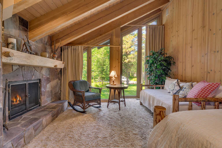 Bedroom #2 Queen and Twin Daybed Bed Suite - Floor 2