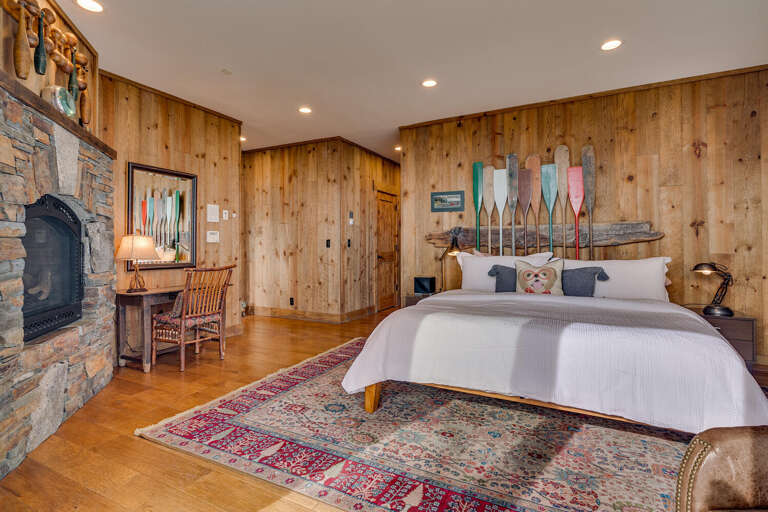 Bedroom #1 Primary Suite - King - Floor 1