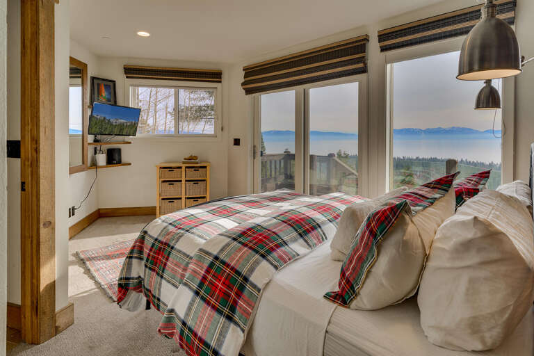 Bedroom #2 Queen Suite - Floor 1