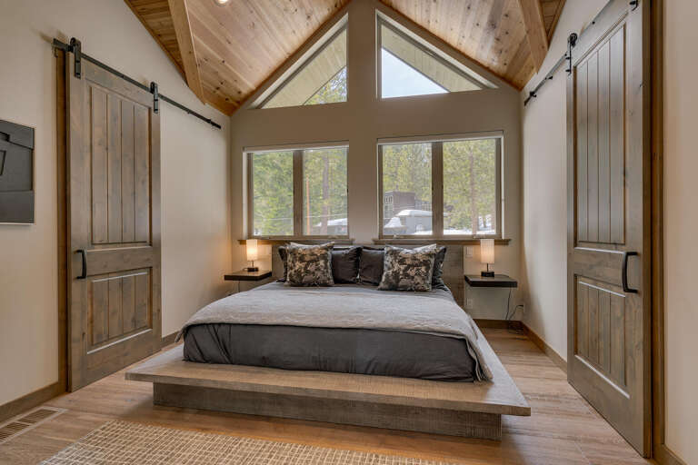 Bedroom #1 Primary Suite - King - Floor 2