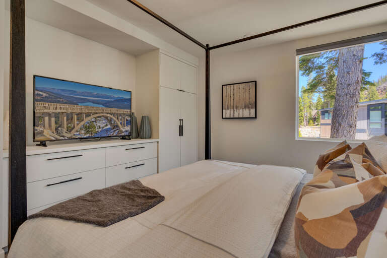 Bedroom #1 Primary Suite - King - Floor 2