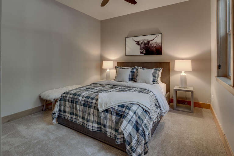 Bedroom #3 Queen - Floor 1