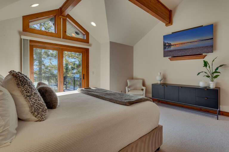 Bedroom #1 Primary Suite - King - Floor 2