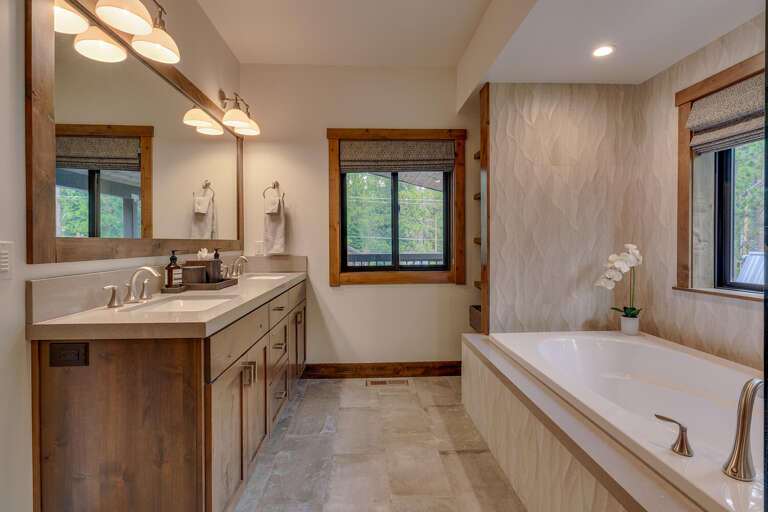 Pineland Family Retreat-large-018-028-Primary Bathroom-1500x1000-72dpi