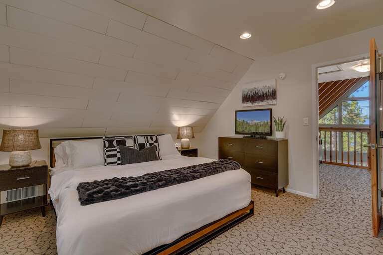 Bedroom #1 Primary Suite - King - Floor 2