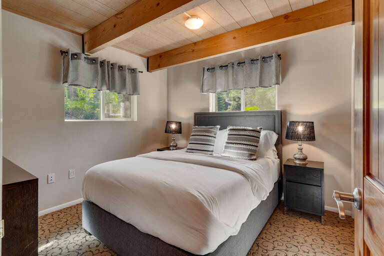 Bedroom #2 Queen - Floor 1