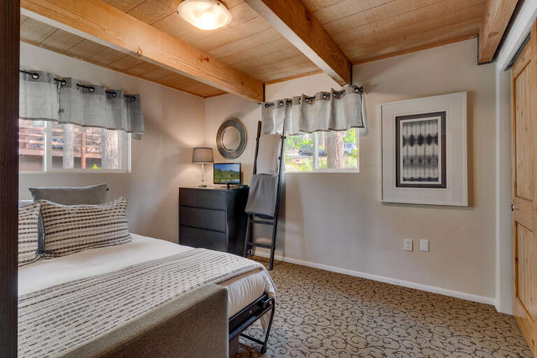 Bedroom #3 Queen - Floor 1