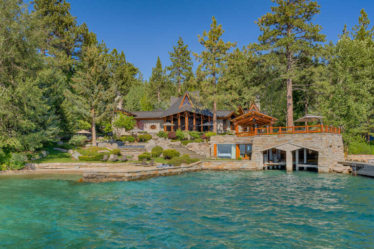 Wovoka Estate - Lakefront Wovoka Estate - Lakefront