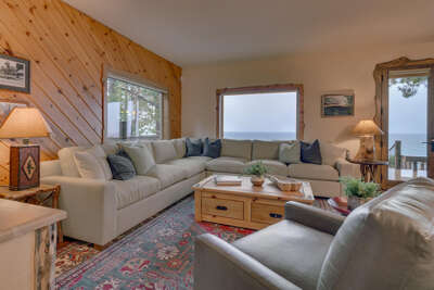 Sugar Pine Chalet - Lakefront