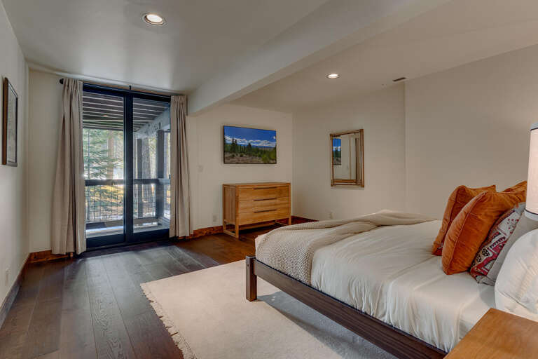 Bedroom #3 King Suite - Floor 1