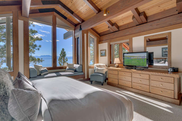 Bedroom #1 Primary Suite - King - Floor 3