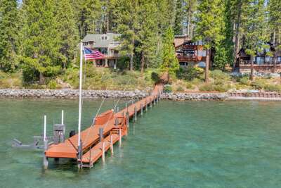Palatial Pines - Lakefront