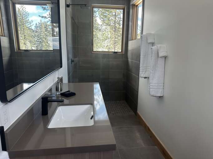 00f86d12-c1dd-44ad-be7c-5015a7b1eb38