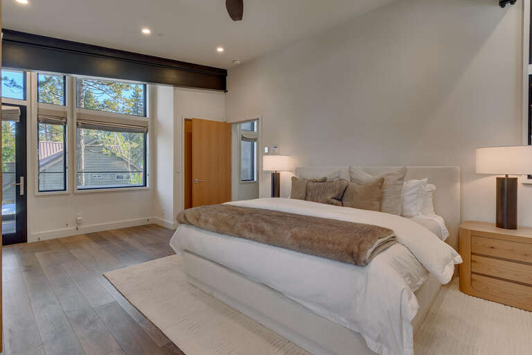 Bedroom #1 Primary - King - Floor 2