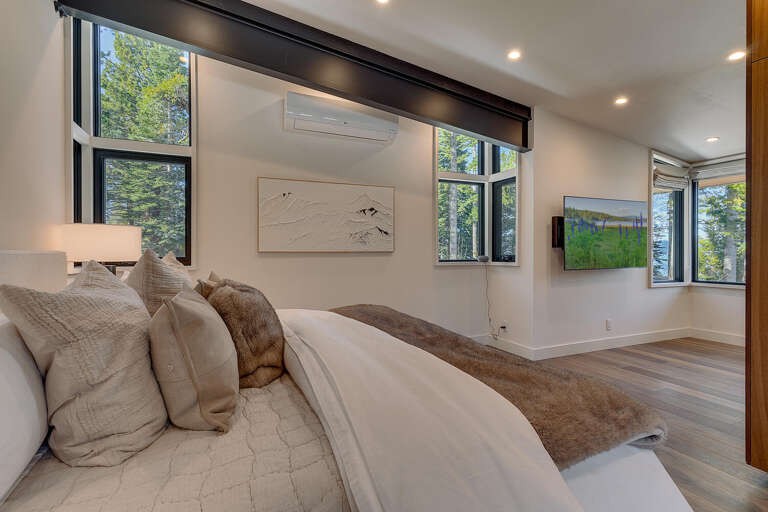 Bedroom #1 Primary - King - Floor 2