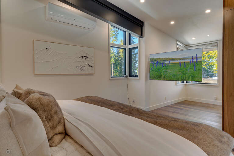 Bedroom #1 Primary - King - Floor 2