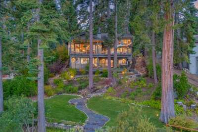 Dancing Bear Lodge - Lakefront