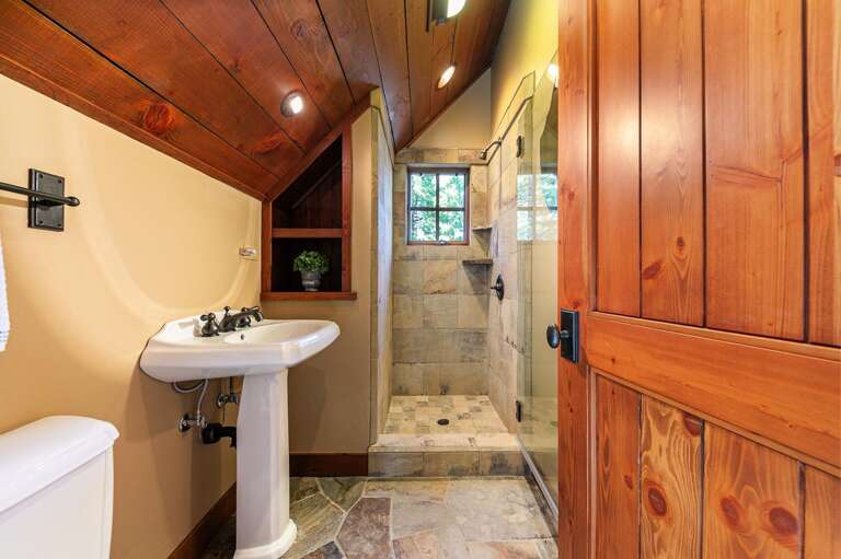 047-015-Interior-1500x1000