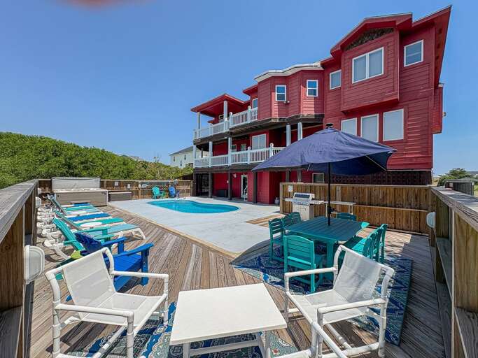 Private Pool and Outdoor Dining Area 2025