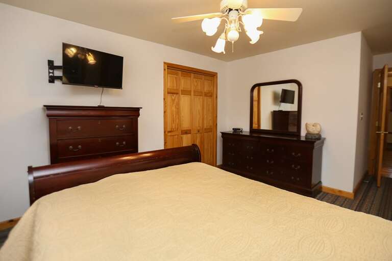 Bedroom 5 2025 - Queen - Level 1