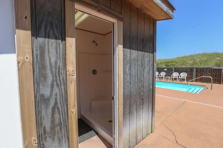 Outdoor Bathroom 2021