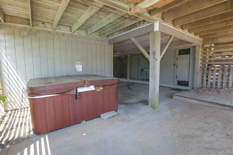Hot Tub 2021