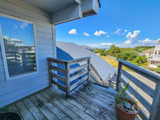 Entry Deck View 2023