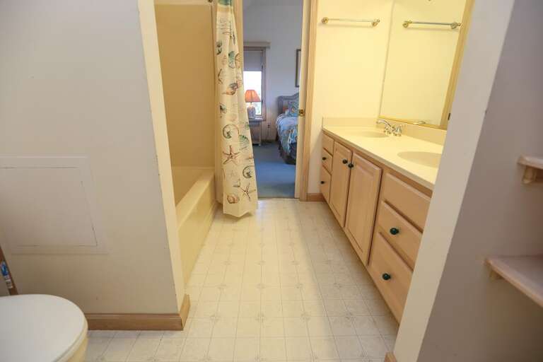 Bathroom 3 2022; Jack & Jill Bath To Bed 2 & Den