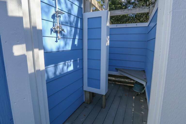Outside Shower 2021