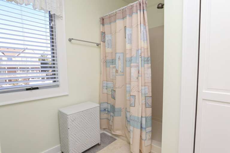 Bathroom 4 2023; Private to bedroom 3