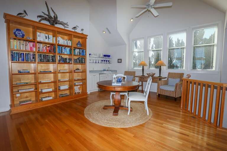 Den 1 & Wet Bar 2022