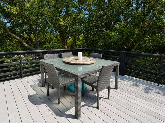 Sun Deck 2026