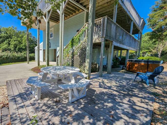 Private Hot Tub, Outdoor Shower & Patio 2022 Private Hot Tub, Outdoor Shower & Patio 2022