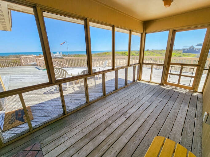 Screened in Porch 2023