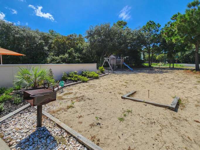 Park Style Grill, Swing Set, Horseshoe Pit 2023 Park Style Grill, Swing Set, Horseshoe Pit 2023