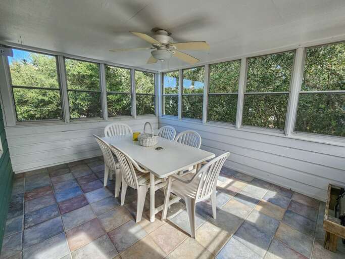 Screened in Porch 2022