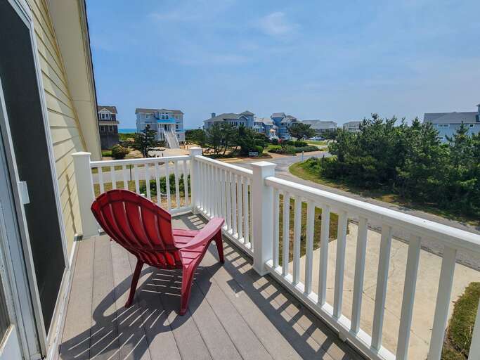 Top Sundeck 2023; Access from Bed 2 Top Sundeck 2023; Access from Bed 2