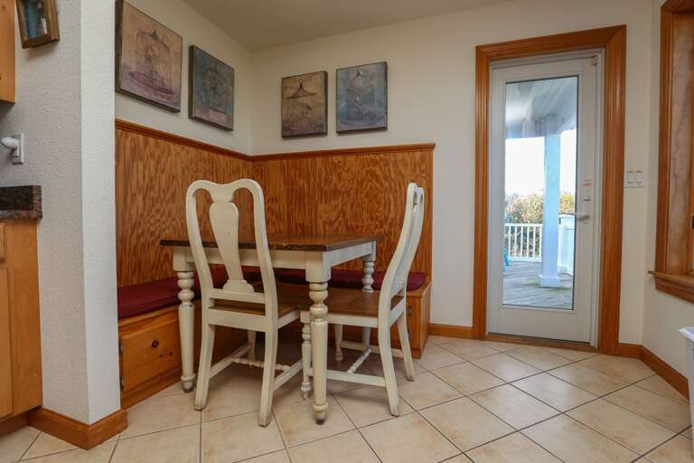 Breakfast Nook 2023