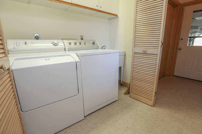 Laundry 2022; Ground Level