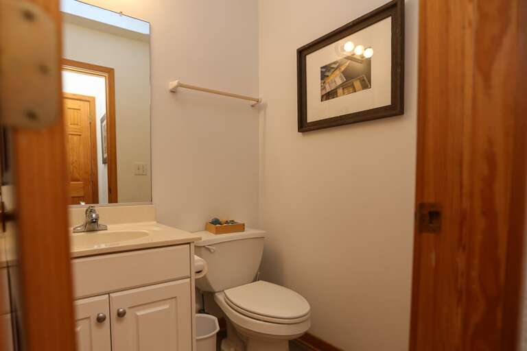 Bathroom 1 2024; Hal bath - Level 3