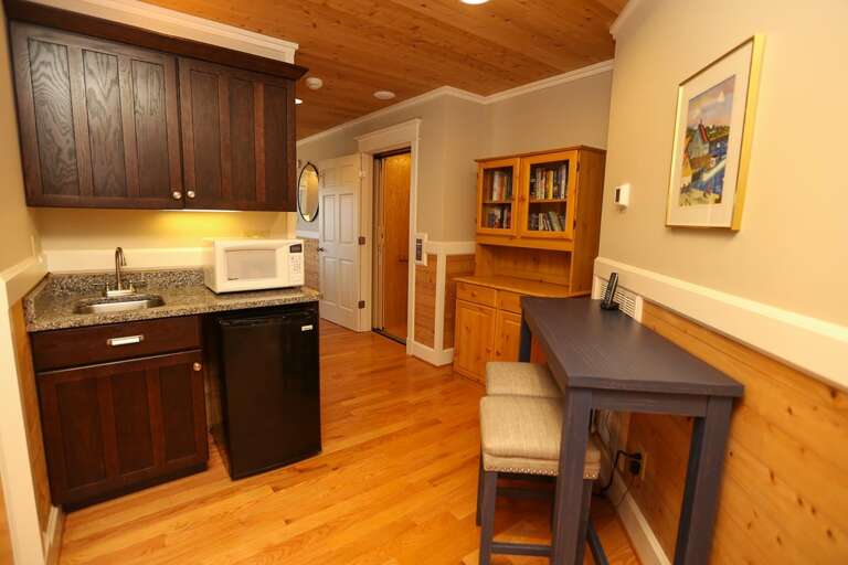 Kitchenette & Mid Level Elevator 2021