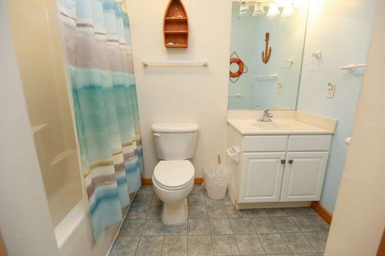 Bathroom 5 2022; Private to Bed 5