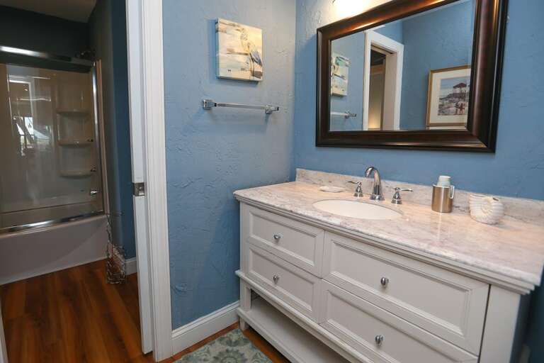 Bathroom 4 2021; shared with hall