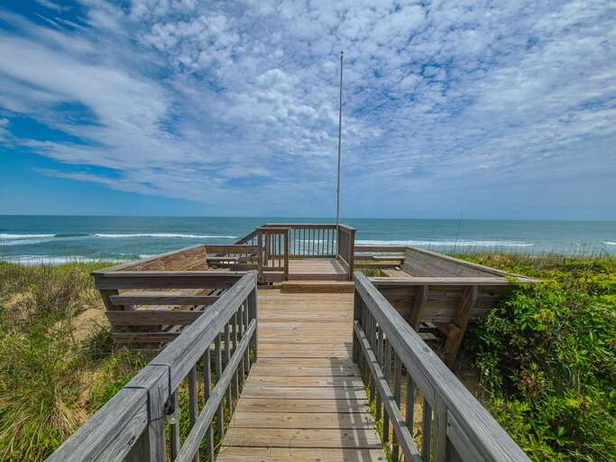 Private Dune Deck 2022