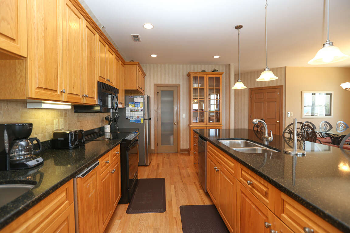 1337 Bobbis Bungalow 4Bedroom House for Short Term Rental, Nags Head, NC Sleeps 9