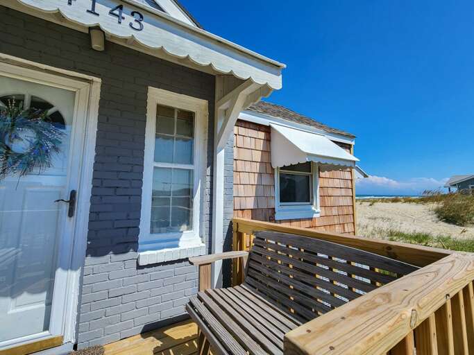 Front Entry & Seating 2023