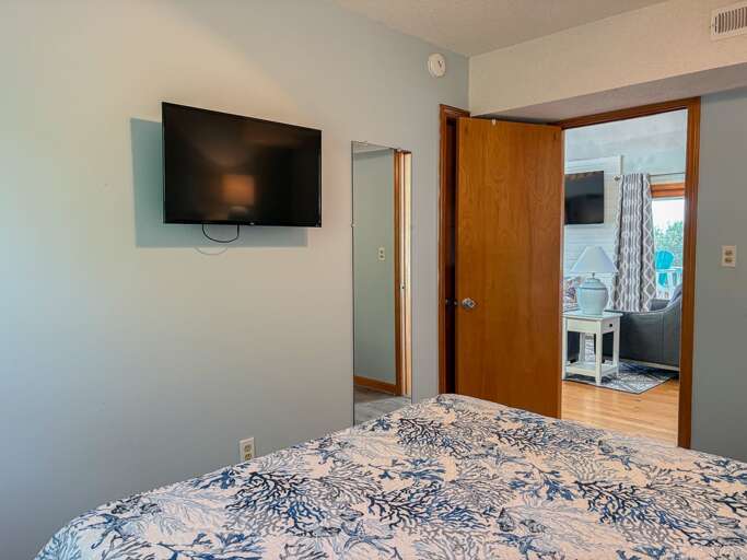 Bedroom 1 2026; Queen with Direct access to Shared Bath - Level 2