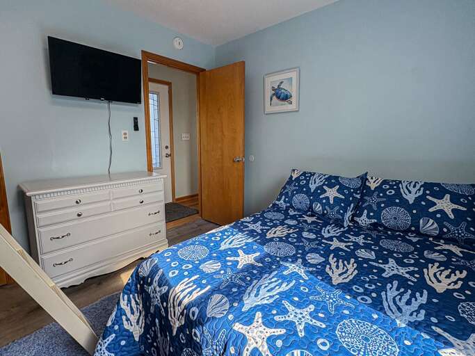 Bedroom 2 2026; 1 Twin Bunk and 1 Double - Level 2