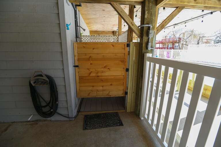 Enclosed Outdoor Shower 2020