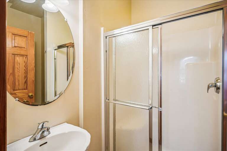 Bathroom 8 2024 - Private to Bedroom 7